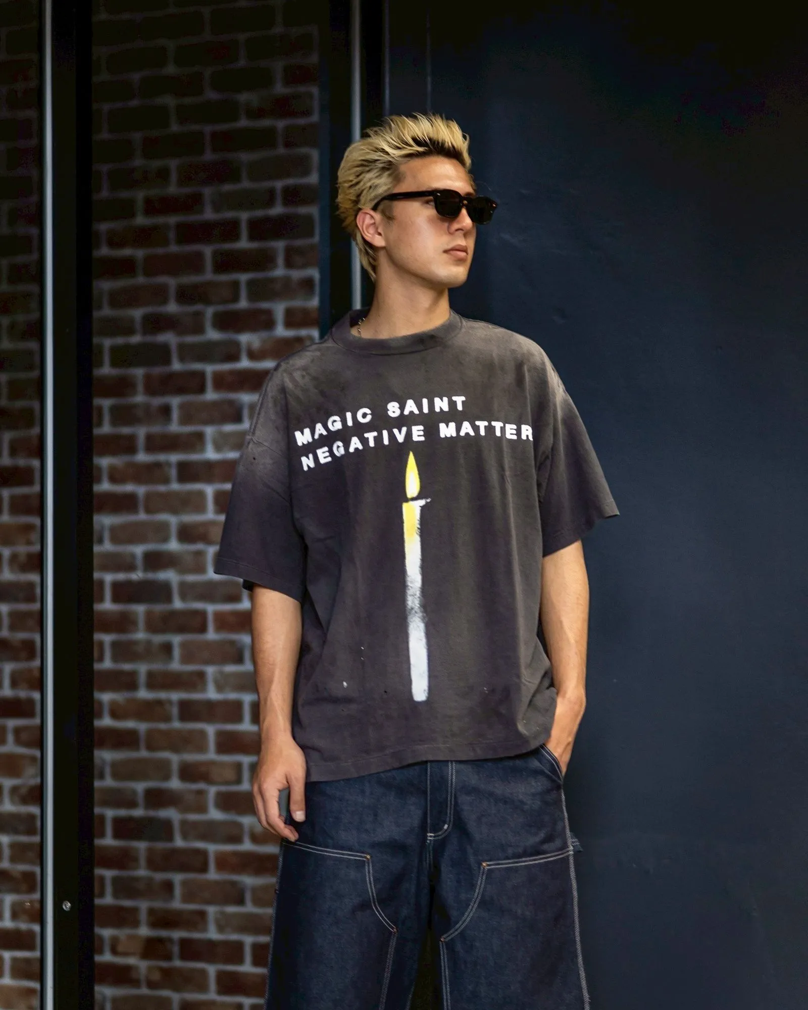 SAINT Mxxxxxx CANDLE SS TEE/BLK Slogan candle distressed TEE Little angel short sleeves on the back Washed in black S-XL Same as the original version Cylindrical side seam OE yarn fabric Garment dyeing Fade in heavy washes Fade with horse plaster on the bust Correct version matching Original version accessories Original level printing restoration
